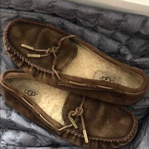 Ugg dakota moccasin 6.5 brown sheepskin cute